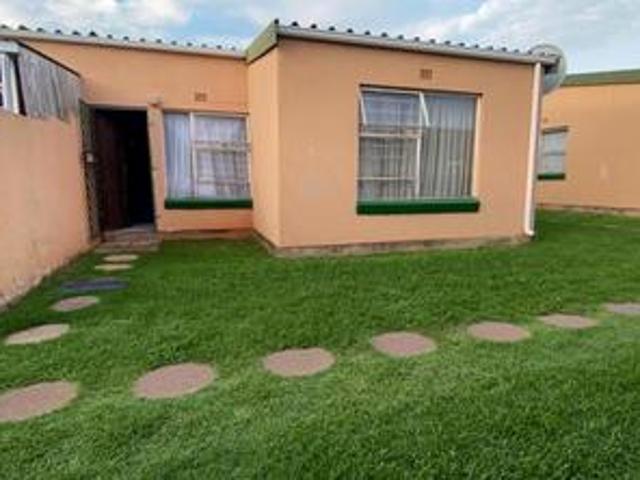 Townhouse for sale in Nooitgedacht, Gauteng