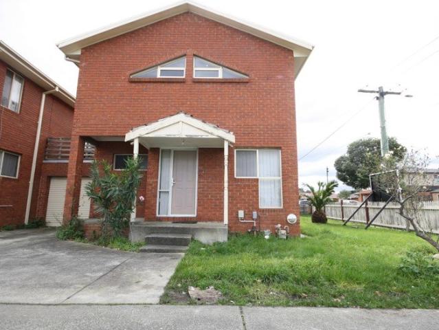 Townhouse for rent in Camerons Creek, Victoria