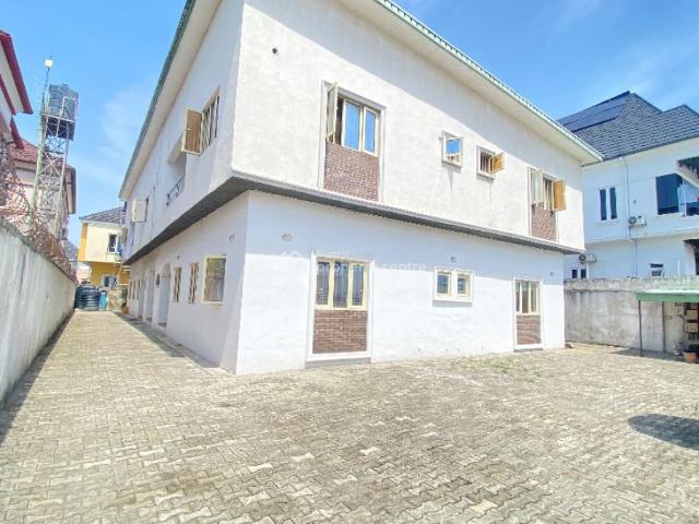 Flat for rent in Eti Osa, Lagos