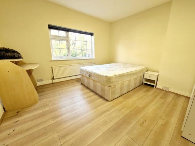 Apartment for rent in Kingsbury, Greater London