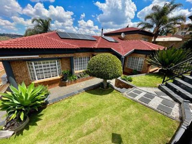 House for sale in Krugersdorp, Mogale City Local Municipality
