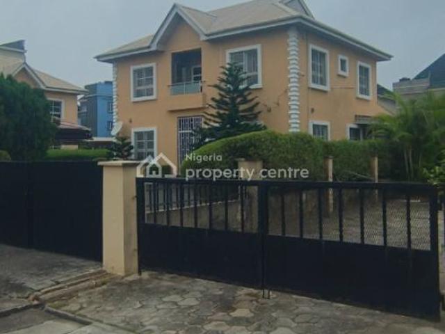 Detached duplex for rent in Eti Osa, Lagos