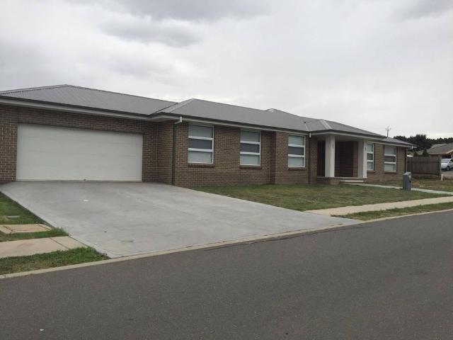 House for rent in Brisbane Grove, New South Wales