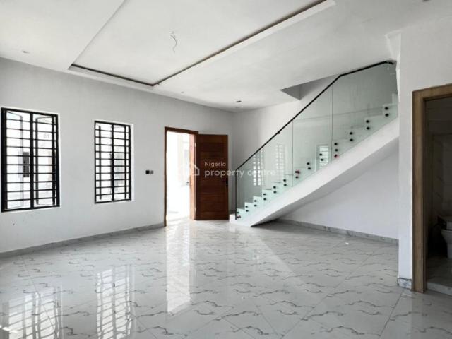 Detached house for sale in Lekki, Lagos