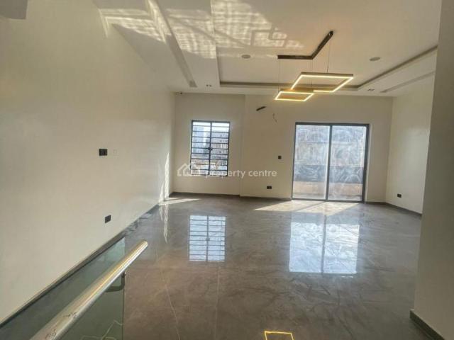 Detached house for sale in Eti Osa, Lagos