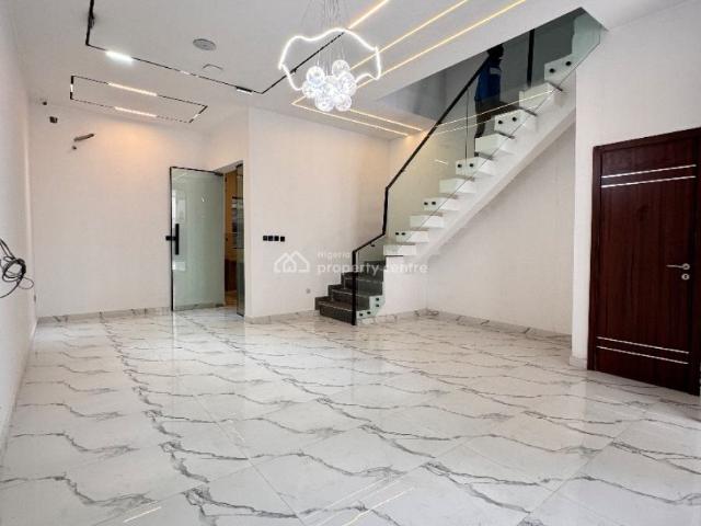 Detached house for sale in Lekki, Lagos