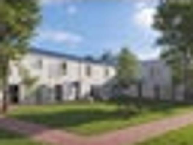 Townhouse for sale in Chaslands, Canterbury