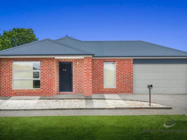 House for sale in Manor Lakes, Melbourne