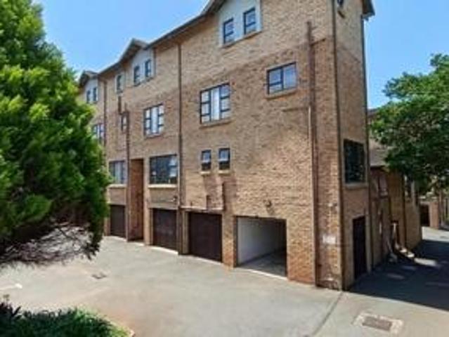 Apartment for sale in Amanzimtoti, Kwazulu-natal