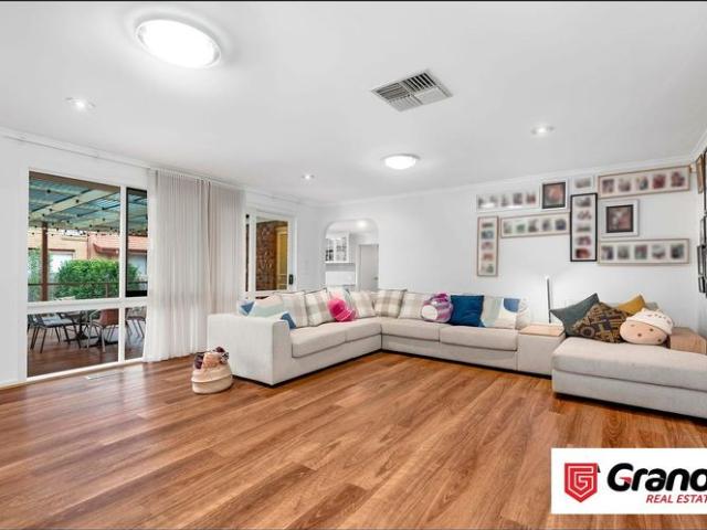 House for rent in Endeavour Hills, Melbourne