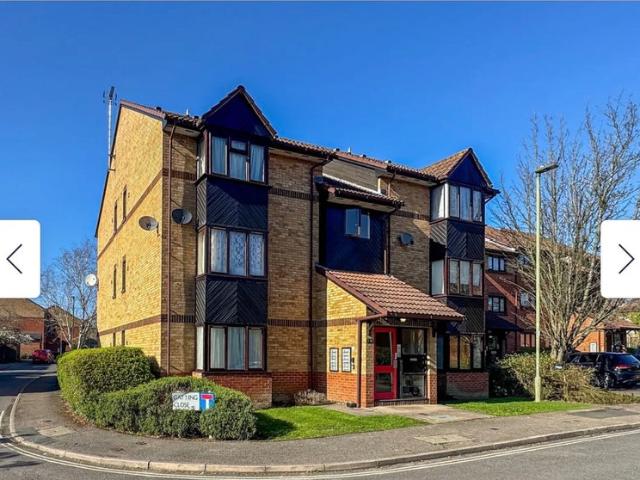 Studio for rent in Burnt Oak, Greater London