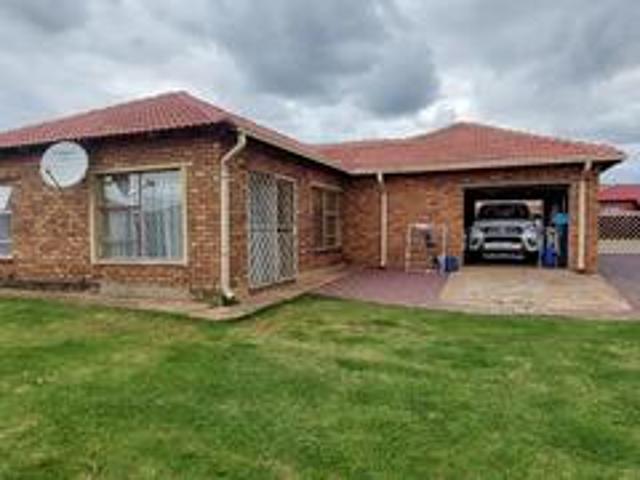 House for sale in Akasia, Gauteng
