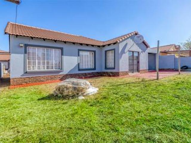House for sale in Akasia, Gauteng