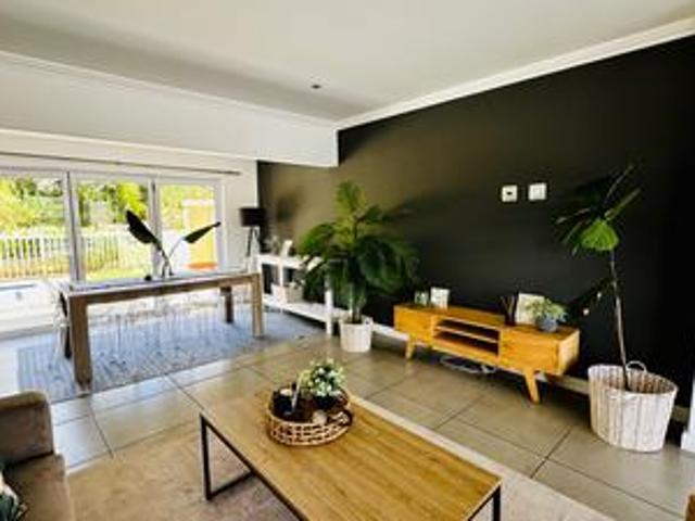 House for sale in Mount Edgecombe