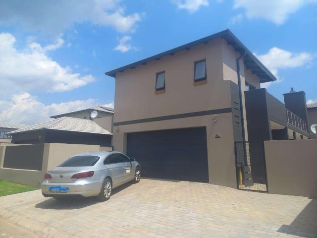 House for rent in Waterkloof, Gauteng