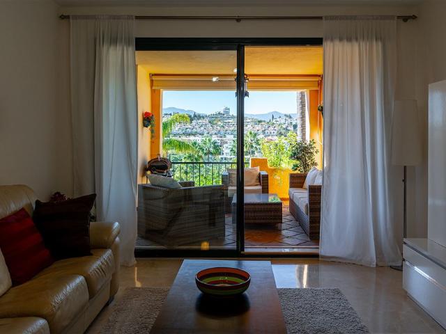 Apartamento en alquiler en El Campanario Estepona, Costa del Sol Occidental