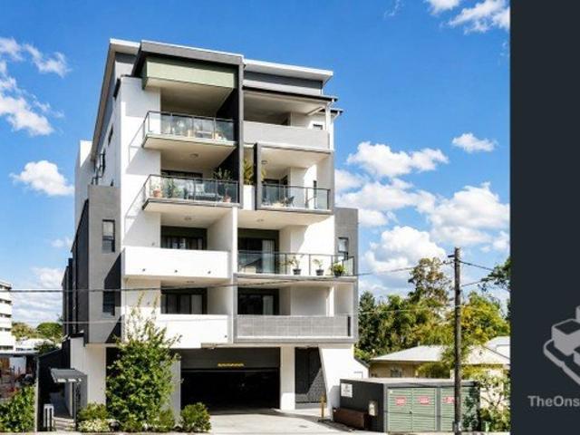 Apartment for rent in Cannon Hill, Greater Brisbane