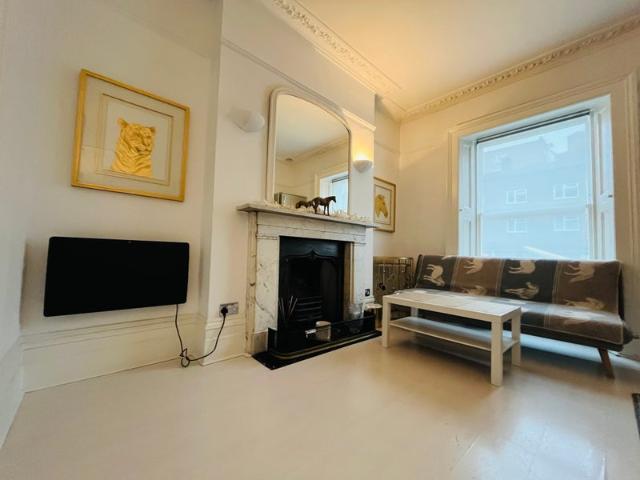 Apartment for rent in Brompton, Greater London