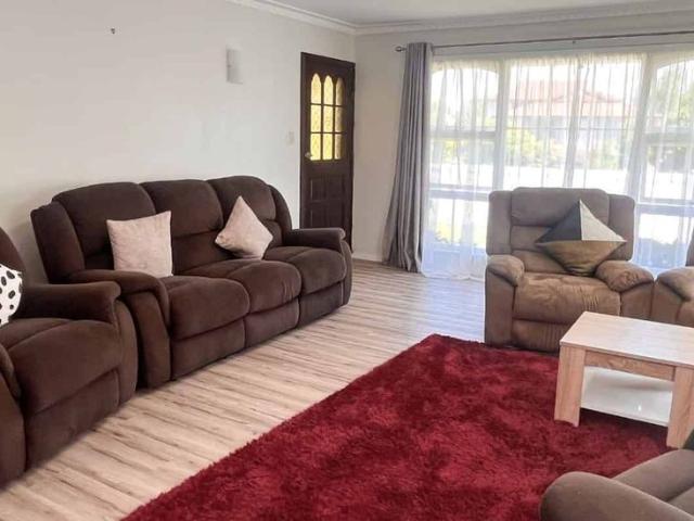 House for rent in Chaslands, Canterbury