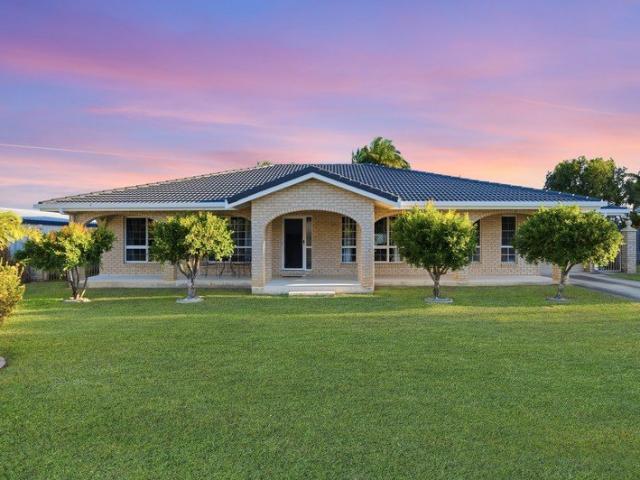 House for sale in Bushland Beach, Townsville City