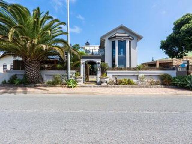 House for sale in Groot Brak Rivier, Western Cape