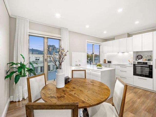 House for sale in Burwood
