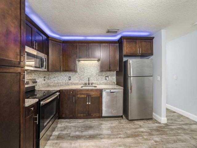 Room for rent in Clair-mel City, Florida