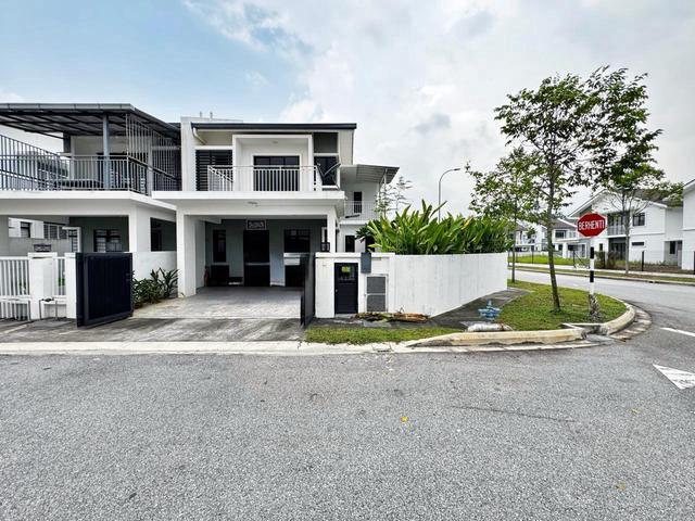 Residential House for sale in Nilai, Negeri Sembilan