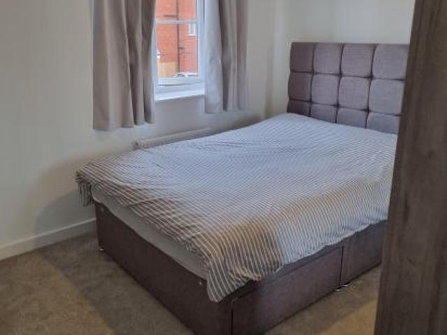 Room for rent in Upper Outwoods, East Staffordshire
