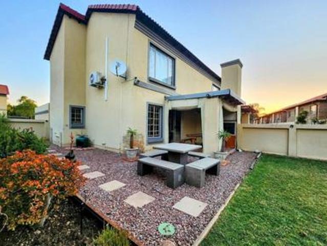 Townhouse for sale in Waterkloof, Gauteng