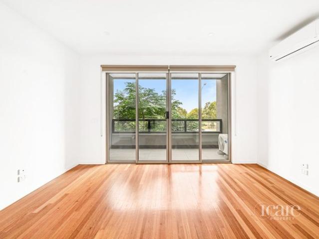 Townhouse for rent in Sunshine North, Melbourne