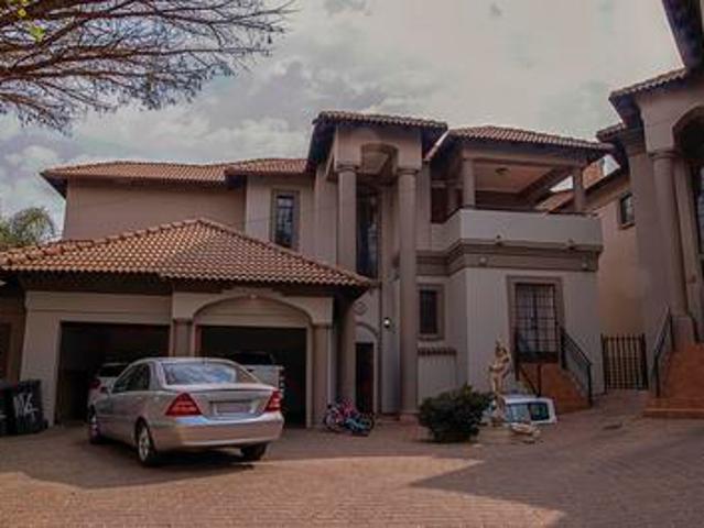 House for rent in Waterkloof, Gauteng