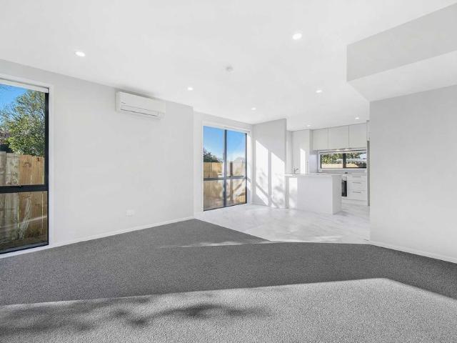 Townhouse for rent in Tōtara Vale, Kaipātiki