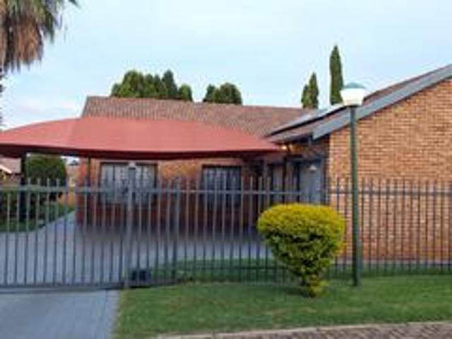 House for sale in Akasia, Gauteng