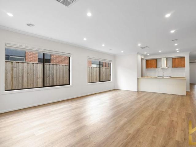 House for rent in Manor Lakes, Melbourne