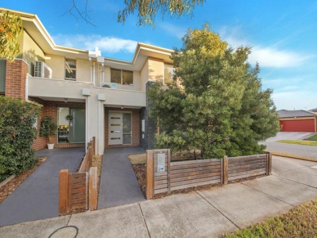 Townhouse for rent in Camerons Creek, Victoria