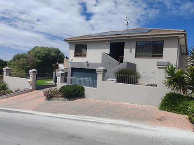 House for sale in Hermanus, Overstrand Local Municipality