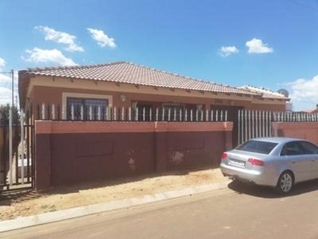 House for sale in Randfontein, Randfontein Local Municipality