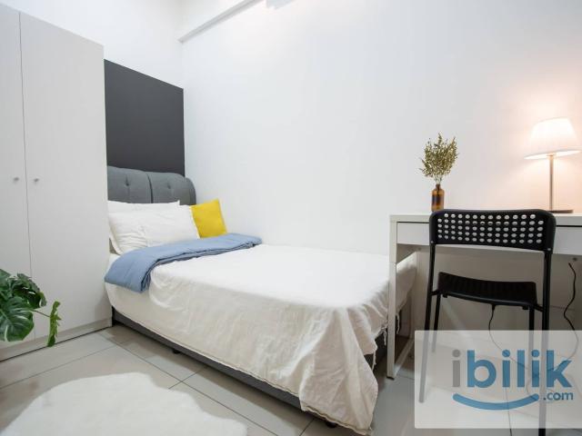 Room for rent in Petaling, Alam Impian