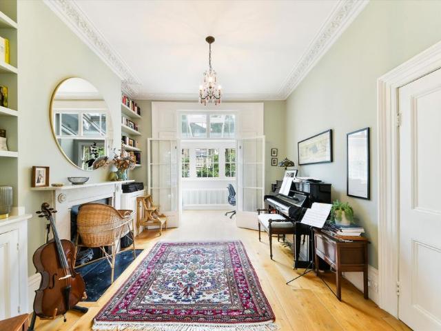 House for rent in Barnsbury, Greater London