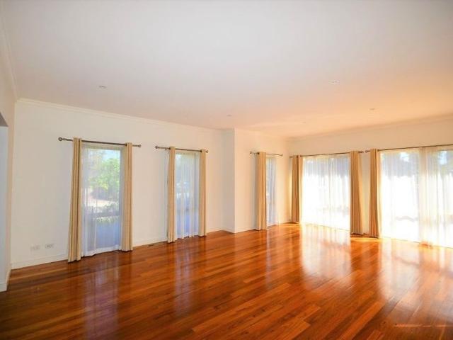 Townhouse for rent in Glen Waverley, Melbourne