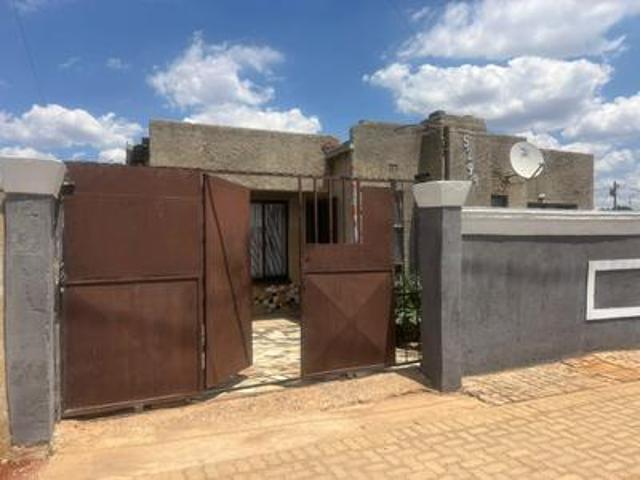 House for sale in Jabulani Flats, Soweto
