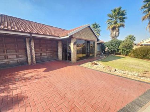 Townhouse for rent in Midvaal, Gauteng