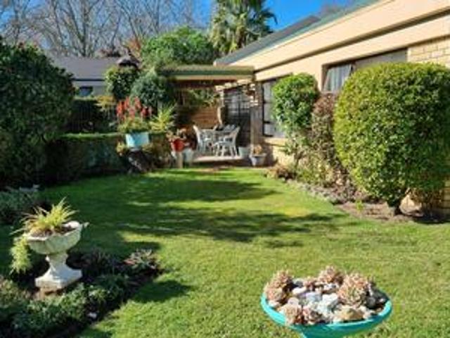 Beautiful Full Title Townhouse On Th. Beautiful Full Title Townhouse On Th.