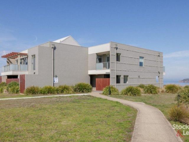 Apartment for rent in San Remo, Victoria