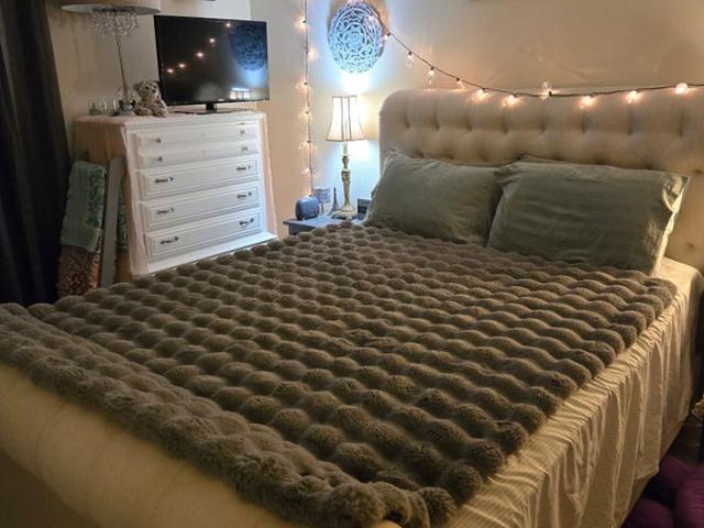 Room for rent in Canoga Park, California