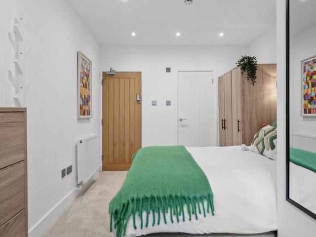 Studio for rent in Roselands, Eastbourne