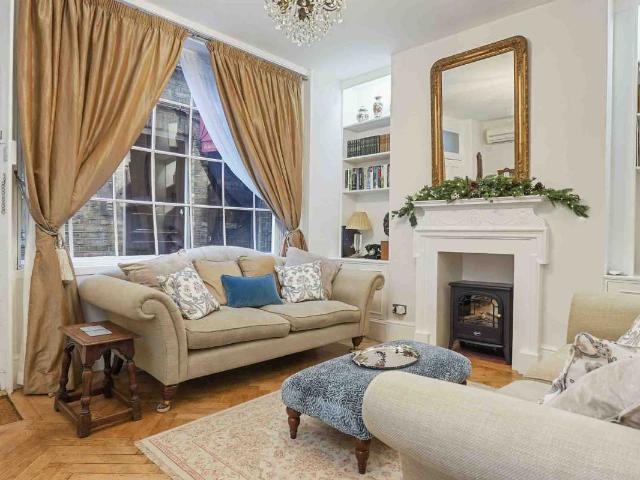 Apartment for rent in Covent Garden, Victoria