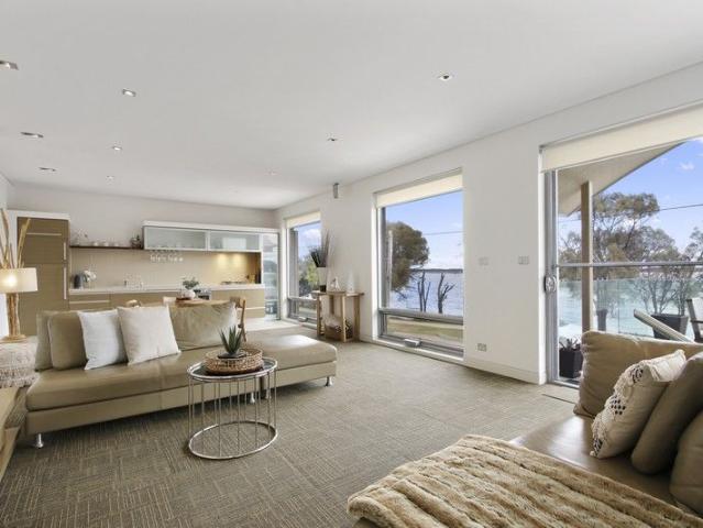Apartment for sale in Metung, Victoria
