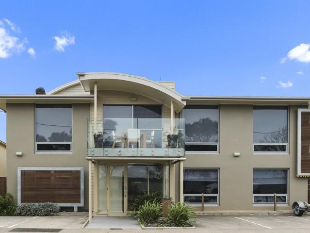Apartment for sale in Victoria